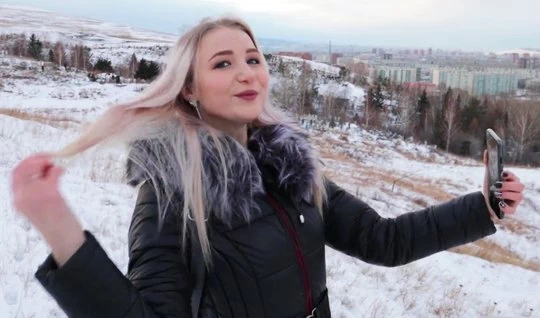 Самарские студенты сношют симпатичную девушку в Жигулевском заповеднике - секс порно видео